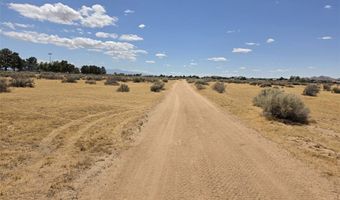 35 Tenaya Rd, Apple Valley, CA 92307