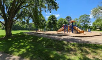 5820 139th St W, Apple Valley, MN 55124