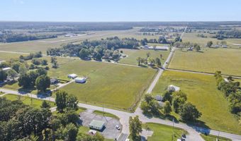 1402 E Church St, Aurora, MO 65605