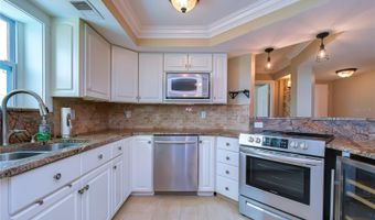 6504 SURFSIDE Blvd 8, Apollo Beach, FL 33572