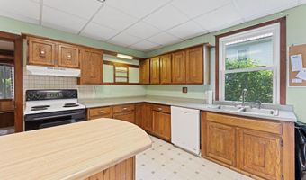 202 Norfolk St, Bangor, ME 04401