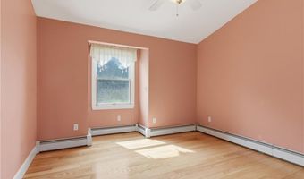 46 Timberland Dr, Lincoln, RI 02865