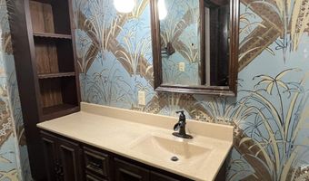 11 5th Ave W, Albia, IA 52531