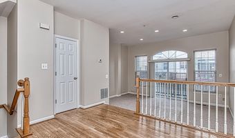 5832 COWLING Ct, Alexandria, VA 22304