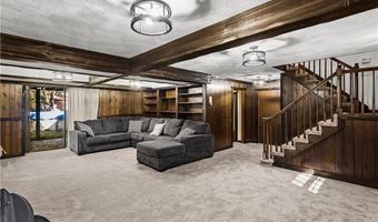 886 Weaver Hill Rd, Coventry, RI 02816