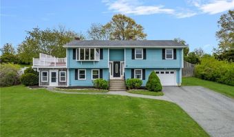 23 Algonquin Dr, Middletown, RI 02842
