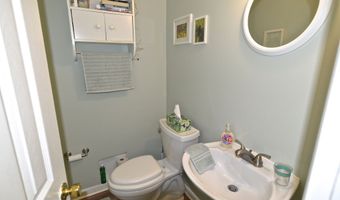 39 Taylor Rd, Bethel, CT 06801