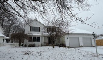 749 Regina Dr, Vermilion, OH 44089