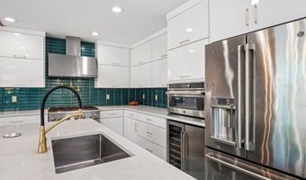 248 11TH St, Atlantic Beach, FL 32233