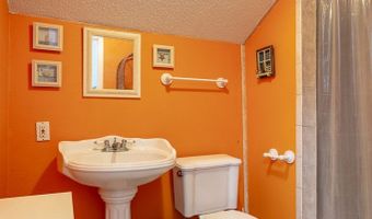 100 14th St, Apalachicola, FL 32320
