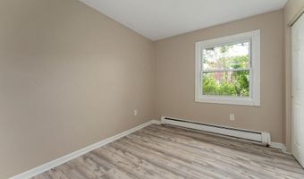 34 Bell St, Bayville, NJ 08721