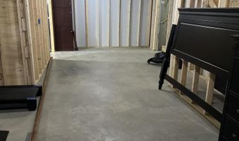 48 Mountain View Dr, Auburn, ME 04210