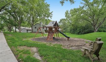 1386 Arden View Dr, Arden Hills, MN 55112