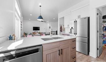 693 Sanford St, Idaho Falls, ID 83402