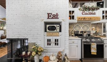 92 Turner Ave, Cranston, RI 02920