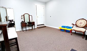 12805 S Shore Dr, Aberdeen, SD 57401