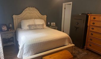 112 SW K St, Antlers, OK 74523