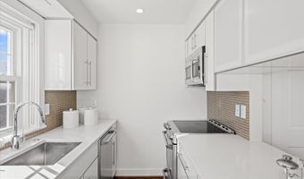 3361 S WAKEFIELD St B1, Arlington, VA 22206