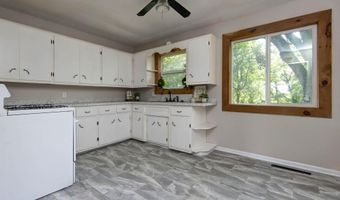 308 S Rinker Ave, Aurora, MO 65605