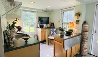 137 Main St, Chester, CT 06412