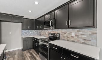 1700 Badger Ln, Auburn, IN 46706