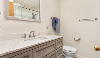 8 BRIGHTWOOD Dr, Hagerstown, MD 21740