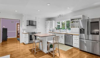 155 Stony Creek Rd, Branford, CT 06405