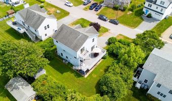 8 Green Acres Dr, Narragansett, RI 02882
