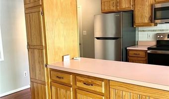 585 Golfwood Dr, Ballwin, MO 63021