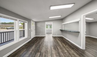 4 Green St, Athens, TN 37303