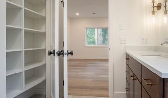 1011 Nokomis St, Alexandria, MN 56308