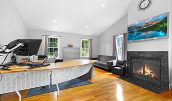 489 Main St, Acushnet, MA 02743