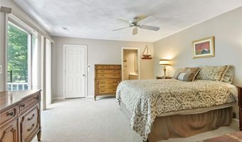 18 Caddy Rock Rd C, North Kingstown, RI 02852