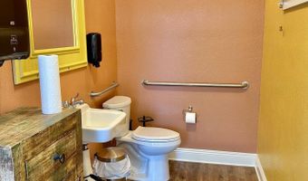 136 Main St, Bay St. Louis, MS 39520