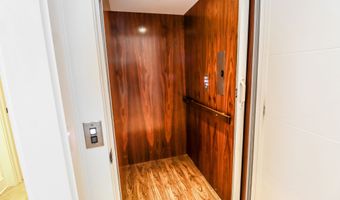 13 Kellogg St, Brookfield, CT 06804