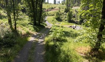 15618 S WAVE Rd, Mulino, OR 97042