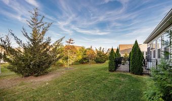 16 RACCOON Ln, Barnegat, NJ 08005