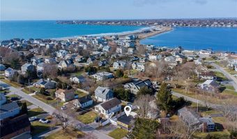 100 Renfrew Ave, Middletown, RI 02842