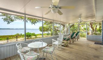 632 Mariner Cir, Alligator Point, FL 32346