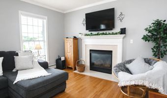 4 Rockledge Ln, Canton, CT 06019