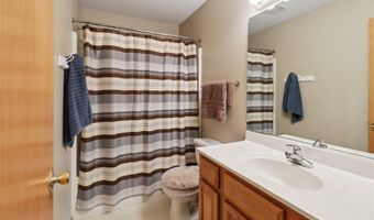 1530 Ashwood Dr, Altoona, IA 50009