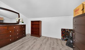4001 Whitehall Ln, Algonquin, IL 60102