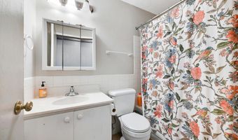 4 Pine Tree Dr 110, Arden Hills, MN 55112