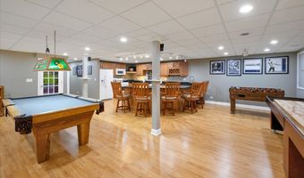 1880 Crofton Dr, Algonquin, IL 60102