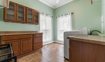 10863 La Vernia, Adkins, TX 78101