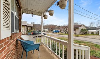 8 Cedar Dr, Barboursville, WV 25504