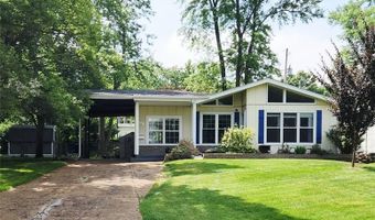 316 Lakeside Dr, Ballwin, MO 63021