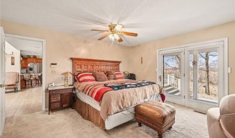 17251 Hollingsworth Rd, Basehor, KS 66007