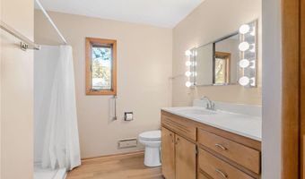 313 Glenn Rd, Albert Lea, MN 56007