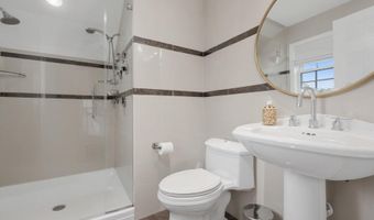 143 Oak St, Amityville, NY 11701